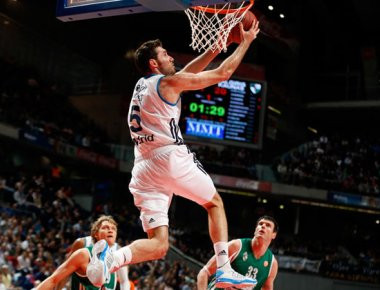 Ρούντι Φερνάντεθ: «Ζεστός» στην προπόνηση- Πέτυχε 12 συνεχόμενα τρίποντα (βίντεο)